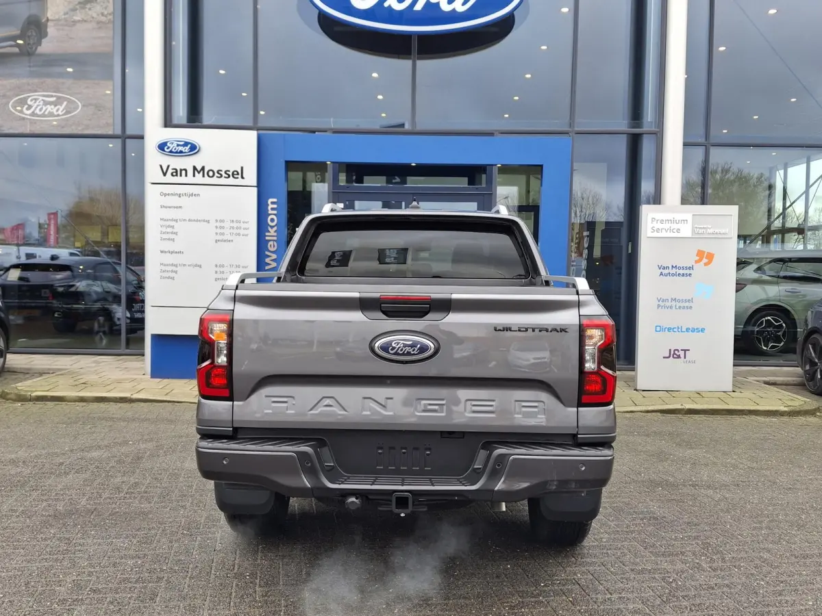 PHEV Wildtrak Dubbel Cabine | Rollertop | Trekhaak | Adaptive Cruise | 360 | Stoelverwarming | Blis |