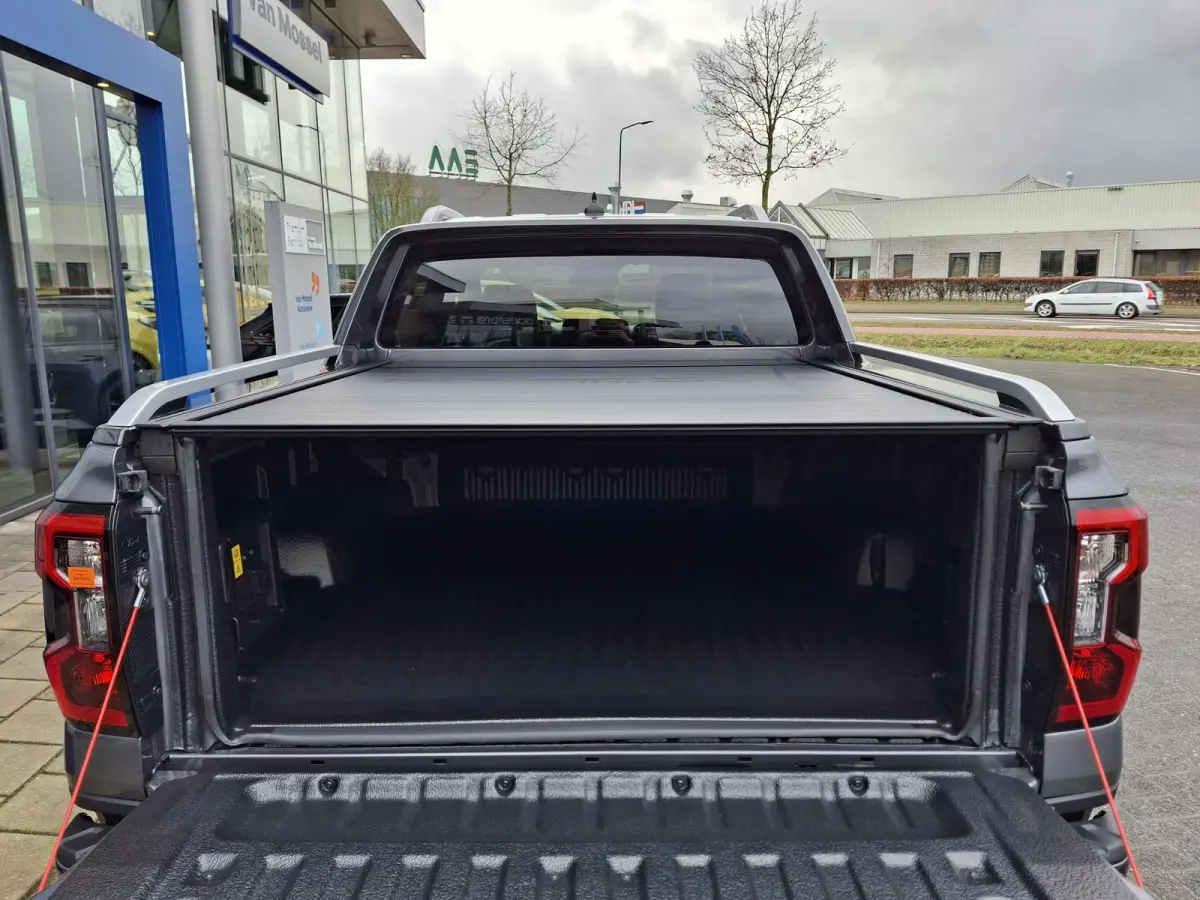 PHEV Wildtrak Dubbel Cabine | Rollertop | Trekhaak | Adaptive Cruise | 360 | Stoelverwarming | Blis |