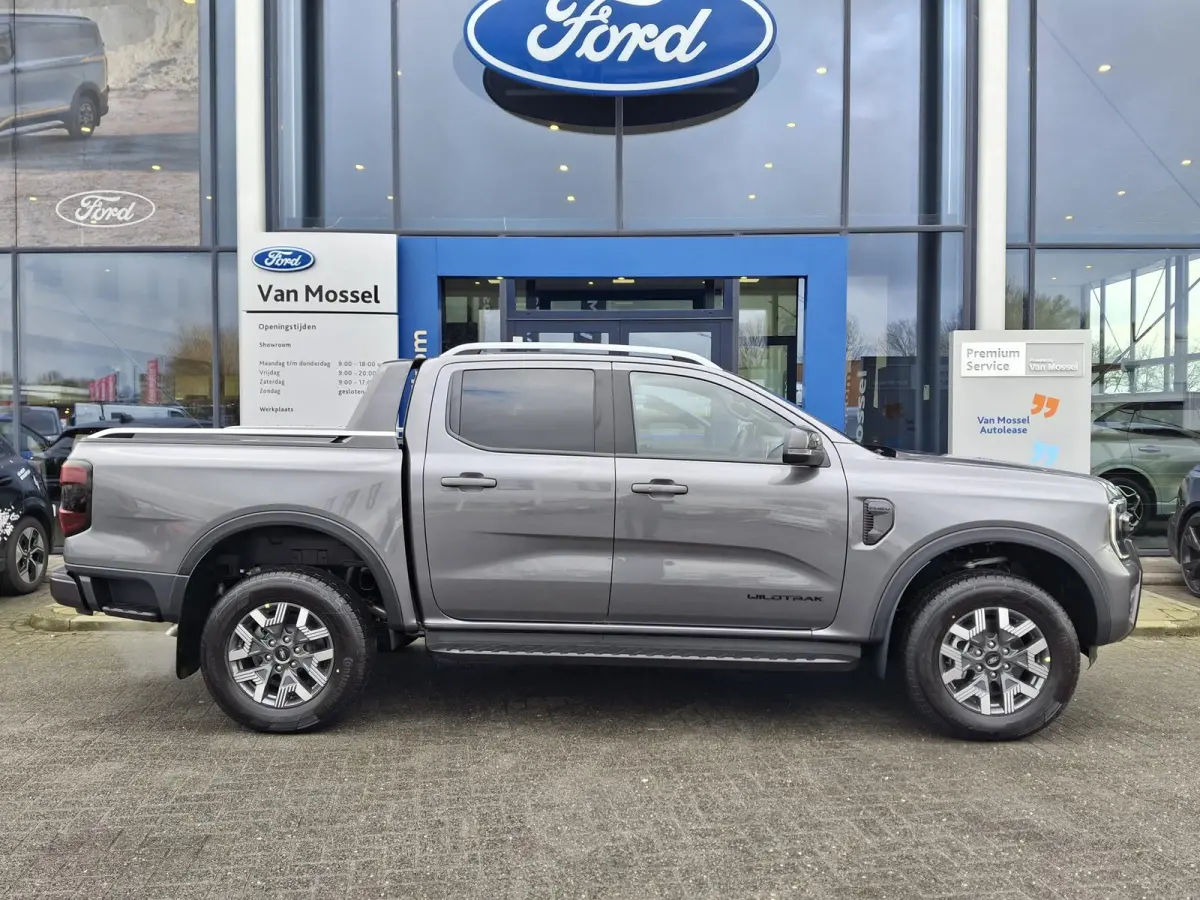 PHEV Wildtrak Dubbel Cabine | Rollertop | Trekhaak | Adaptive Cruise | 360 | Stoelverwarming | Blis |