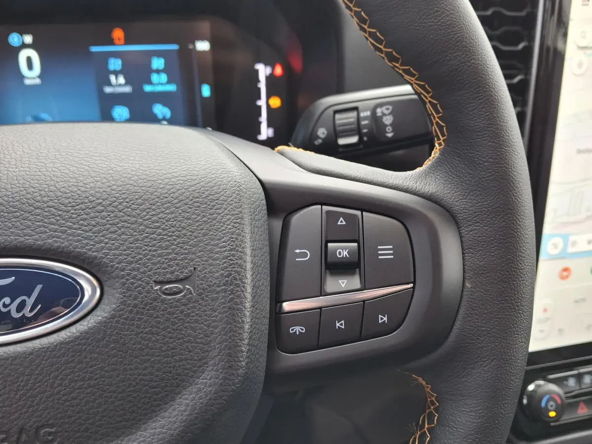 PHEV Wildtrak Dubbel Cabine | Rollertop | Trekhaak | Adaptive Cruise | 360 | Stoelverwarming | Blis |