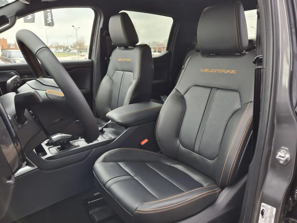 PHEV Wildtrak Dubbel Cabine | Rollertop | Trekhaak | Adaptive Cruise | 360 | Stoelverwarming | Blis |
