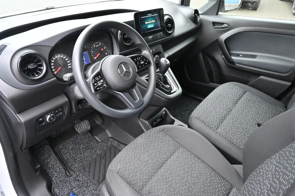 110 CDI L2 Pro 3 Zitplaatsen, MBUX met camera