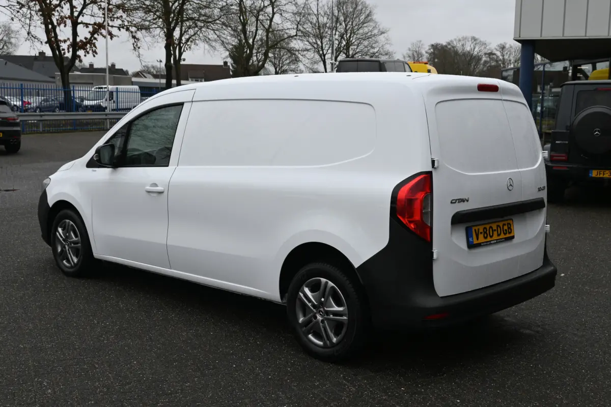 110 CDI L2 Pro 3 Zitplaatsen, MBUX met camera