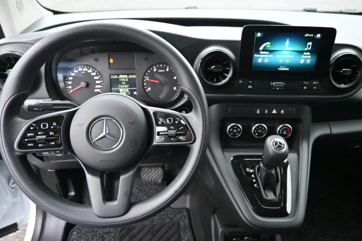 110 CDI L2 Pro 3 Zitplaatsen, MBUX met camera