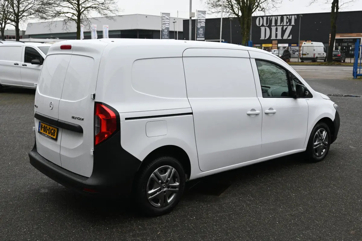 110 CDI L2 Pro 3 Zitplaatsen, MBUX met camera