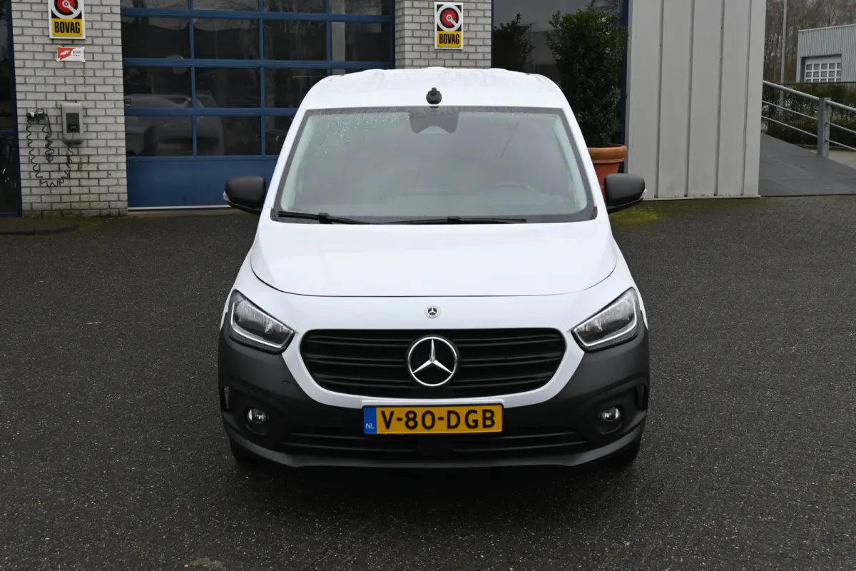 110 CDI L2 Pro 3 Zitplaatsen, MBUX met camera