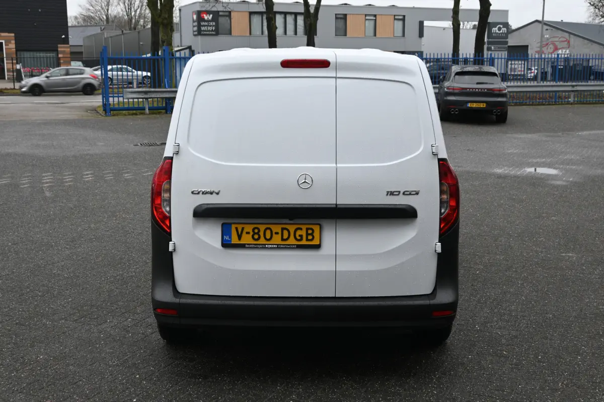 110 CDI L2 Pro 3 Zitplaatsen, MBUX met camera