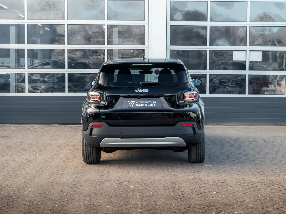 Summit 54 kWh | Uit voorraad leverbaar | Schuif/Kanteldak | Winter Pack | Infotainment&Convenience Pack | Warmtepomp