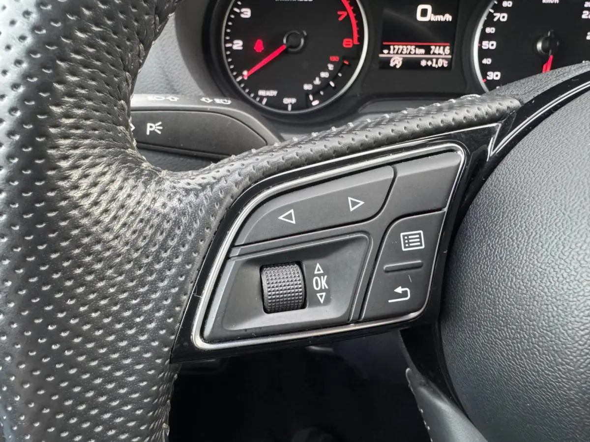1.0 TFSI Sport S Line Edition LED S-line