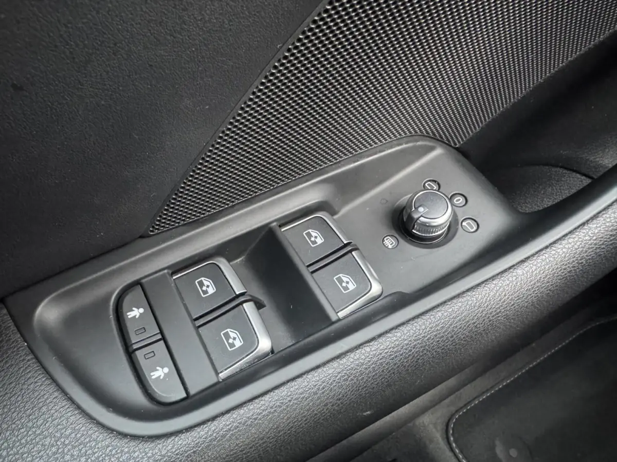 1.0 TFSI Sport S Line Edition LED S-line