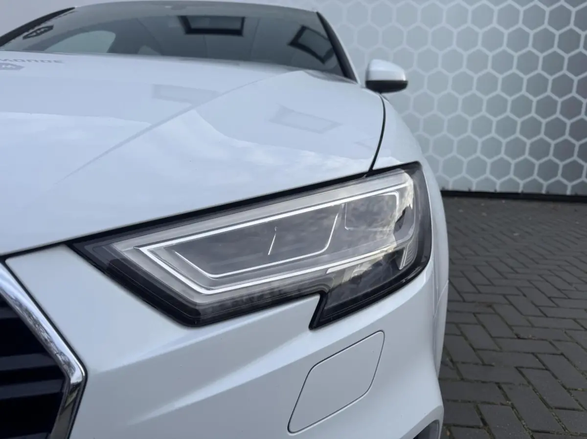 1.0 TFSI Sport S Line Edition LED S-line