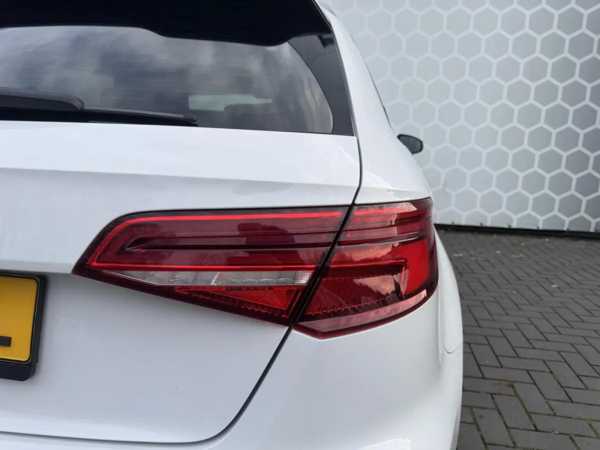 1.0 TFSI Sport S Line Edition LED S-line
