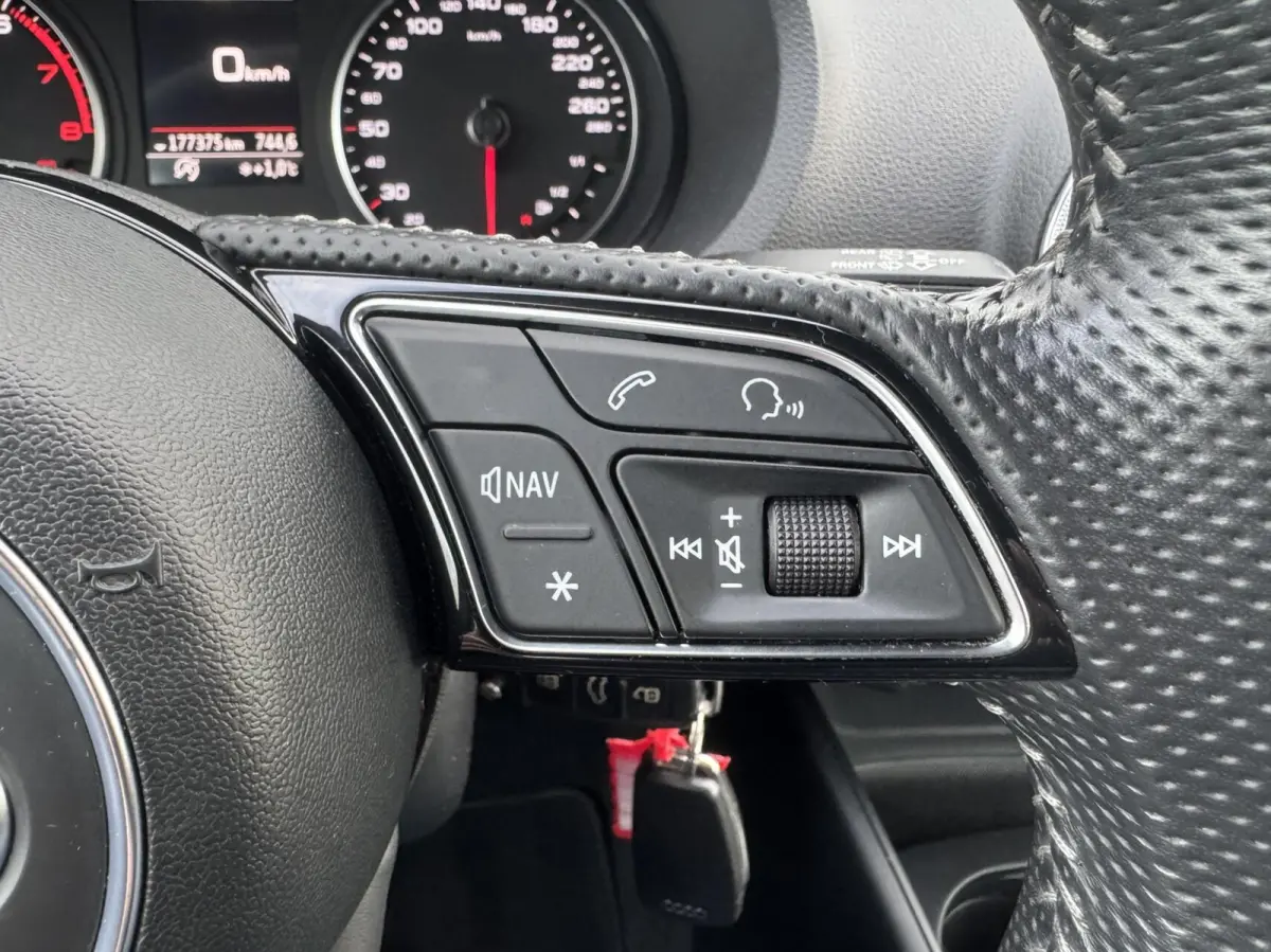1.0 TFSI Sport S Line Edition LED S-line