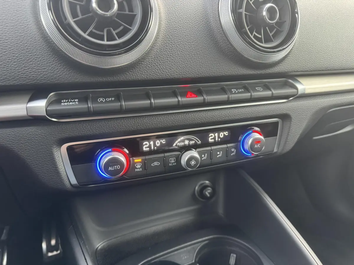1.0 TFSI Sport S Line Edition LED S-line