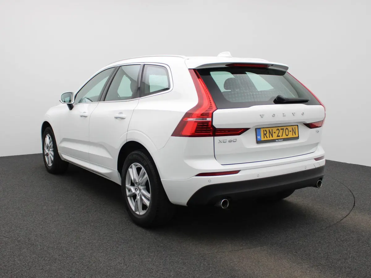 2.0 T5 Momentum | Automaat | Apple Carplay / Android Auto | Lederen Bekleding | Parkeersensoren |