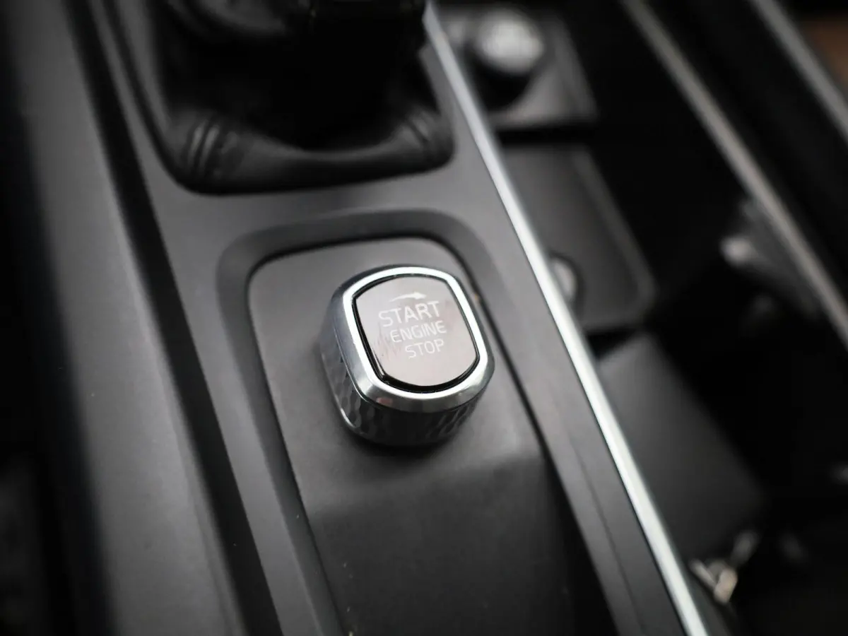 2.0 T5 Momentum | Automaat | Apple Carplay / Android Auto | Lederen Bekleding | Parkeersensoren |