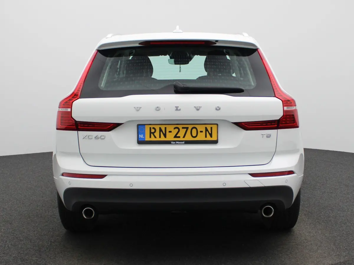 2.0 T5 Momentum | Automaat | Apple Carplay / Android Auto | Lederen Bekleding | Parkeersensoren |