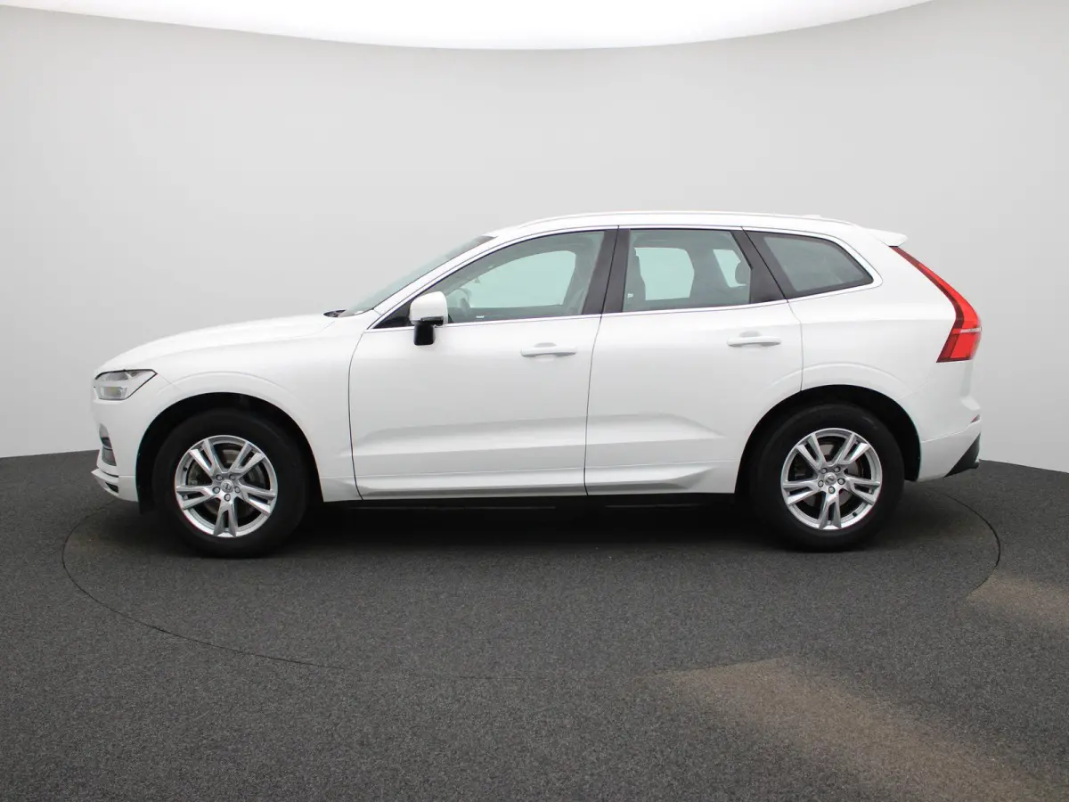 2.0 T5 Momentum | Automaat | Apple Carplay / Android Auto | Lederen Bekleding | Parkeersensoren |