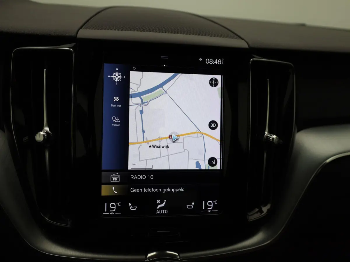 2.0 T5 Momentum | Automaat | Apple Carplay / Android Auto | Lederen Bekleding | Parkeersensoren |