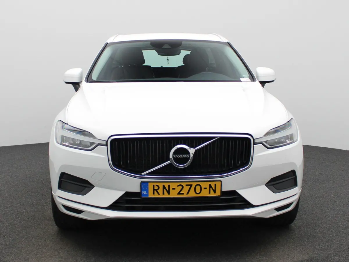 2.0 T5 Momentum | Automaat | Apple Carplay / Android Auto | Lederen Bekleding | Parkeersensoren |