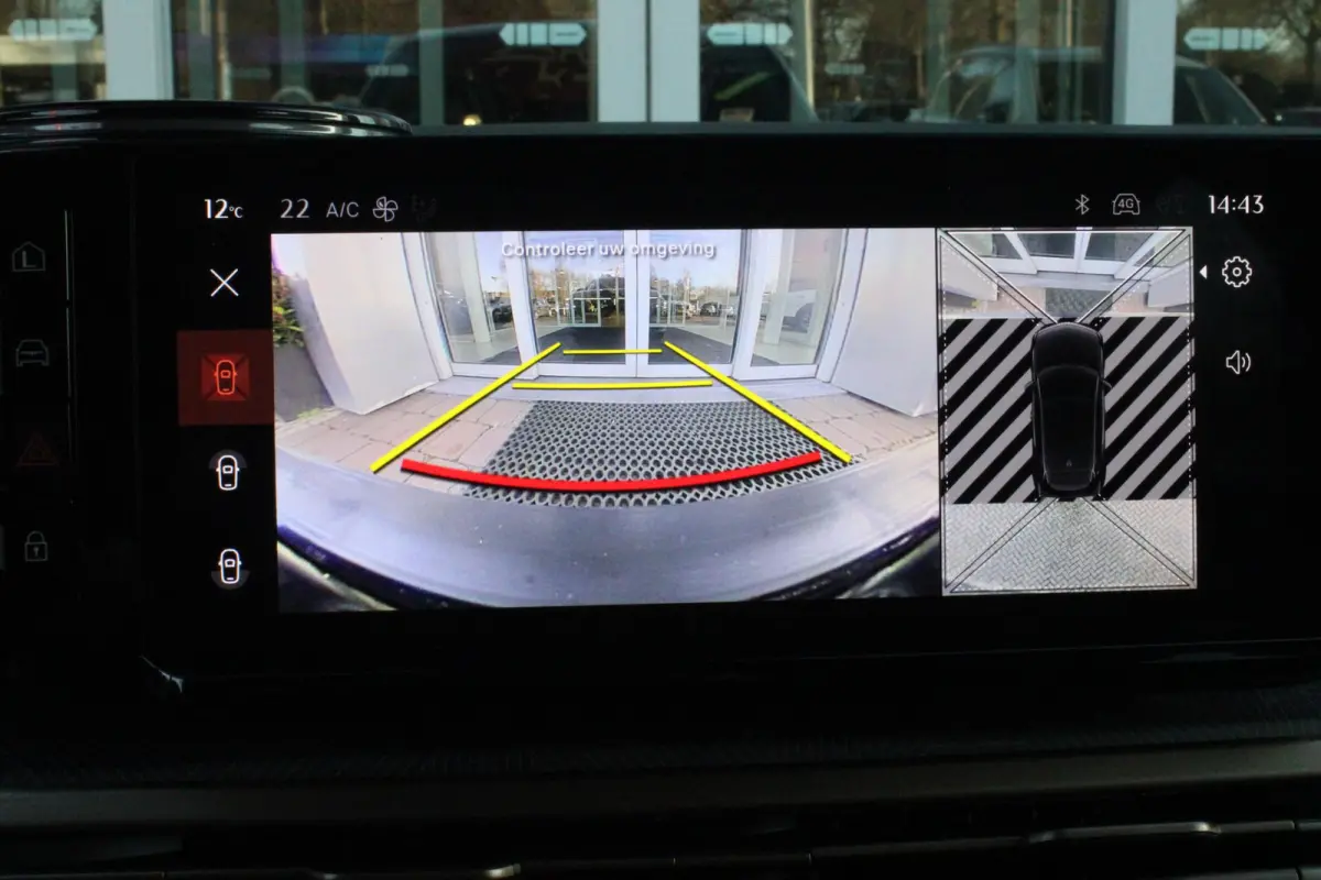 1.2 110PK Turbo Hybrid LX | CAMERA VOOR/ ACHTER | ELEKTRISCH VERSTELBARE BESTUURDERSSTOEL | VELOURS BEKLEDING | STOEL VERWARMING | MASSAGEFUNCTIE BESTUURDERSSTOEL |  DRAADLOOS APPLE CARPLAY 