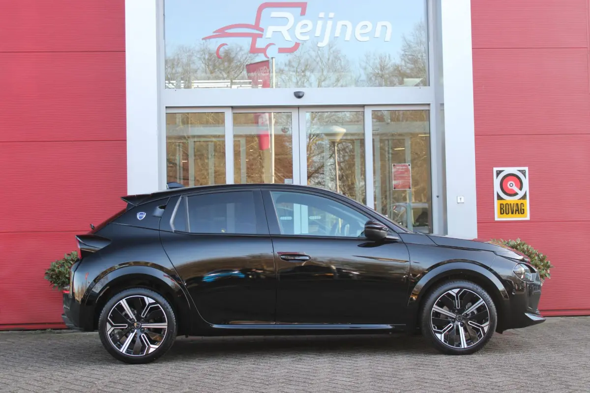 1.2 110PK Turbo Hybrid LX | CAMERA VOOR/ ACHTER | ELEKTRISCH VERSTELBARE BESTUURDERSSTOEL | VELOURS BEKLEDING | STOEL VERWARMING | MASSAGEFUNCTIE BESTUURDERSSTOEL |  DRAADLOOS APPLE CARPLAY 