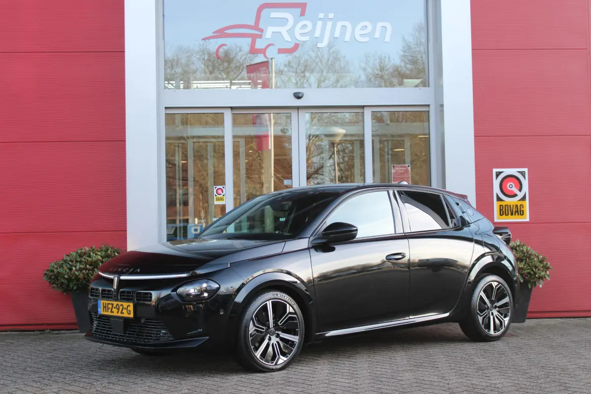1.2 110PK Turbo Hybrid LX | CAMERA VOOR/ ACHTER | ELEKTRISCH VERSTELBARE BESTUURDERSSTOEL | VELOURS BEKLEDING | STOEL VERWARMING | MASSAGEFUNCTIE BESTUURDERSSTOEL |  DRAADLOOS APPLE CARPLAY 