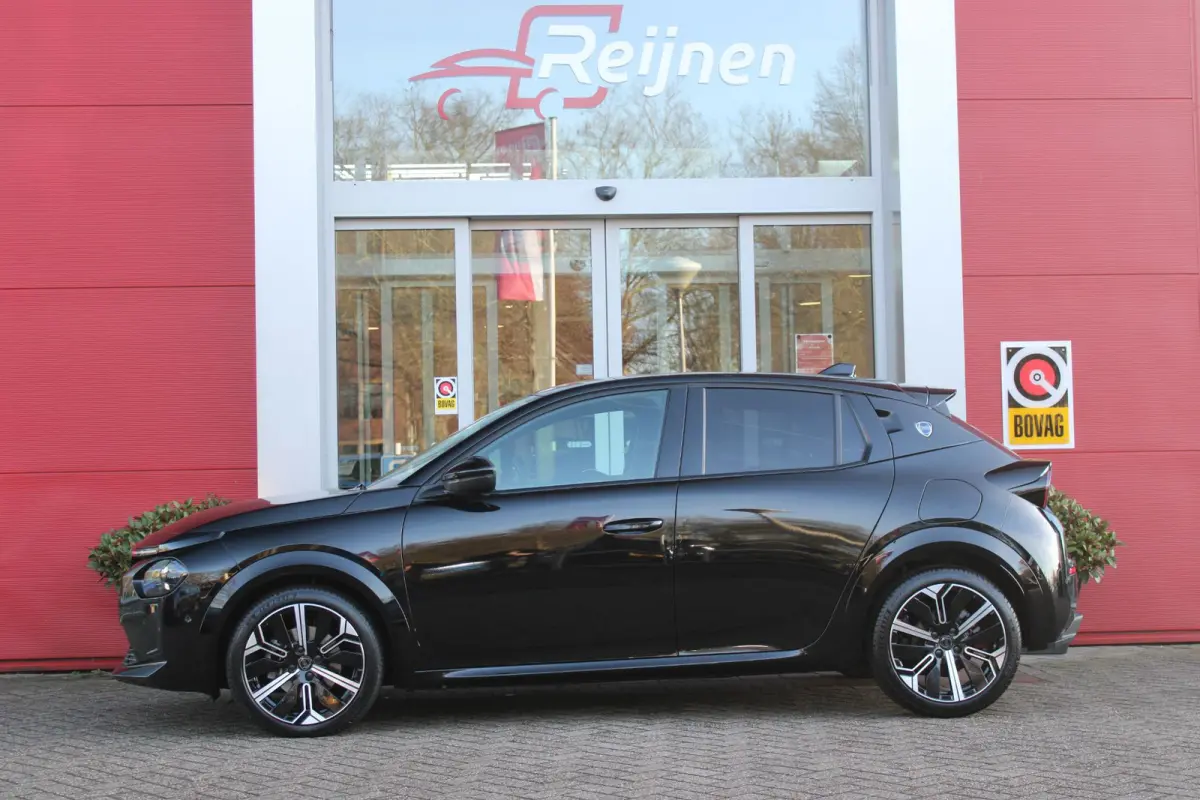 1.2 110PK Turbo Hybrid LX | CAMERA VOOR/ ACHTER | ELEKTRISCH VERSTELBARE BESTUURDERSSTOEL | VELOURS BEKLEDING | STOEL VERWARMING | MASSAGEFUNCTIE BESTUURDERSSTOEL |  DRAADLOOS APPLE CARPLAY 