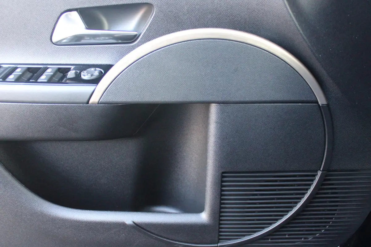1.2 110PK Turbo Hybrid LX | CAMERA VOOR/ ACHTER | ELEKTRISCH VERSTELBARE BESTUURDERSSTOEL | VELOURS BEKLEDING | STOEL VERWARMING | MASSAGEFUNCTIE BESTUURDERSSTOEL |  DRAADLOOS APPLE CARPLAY 
