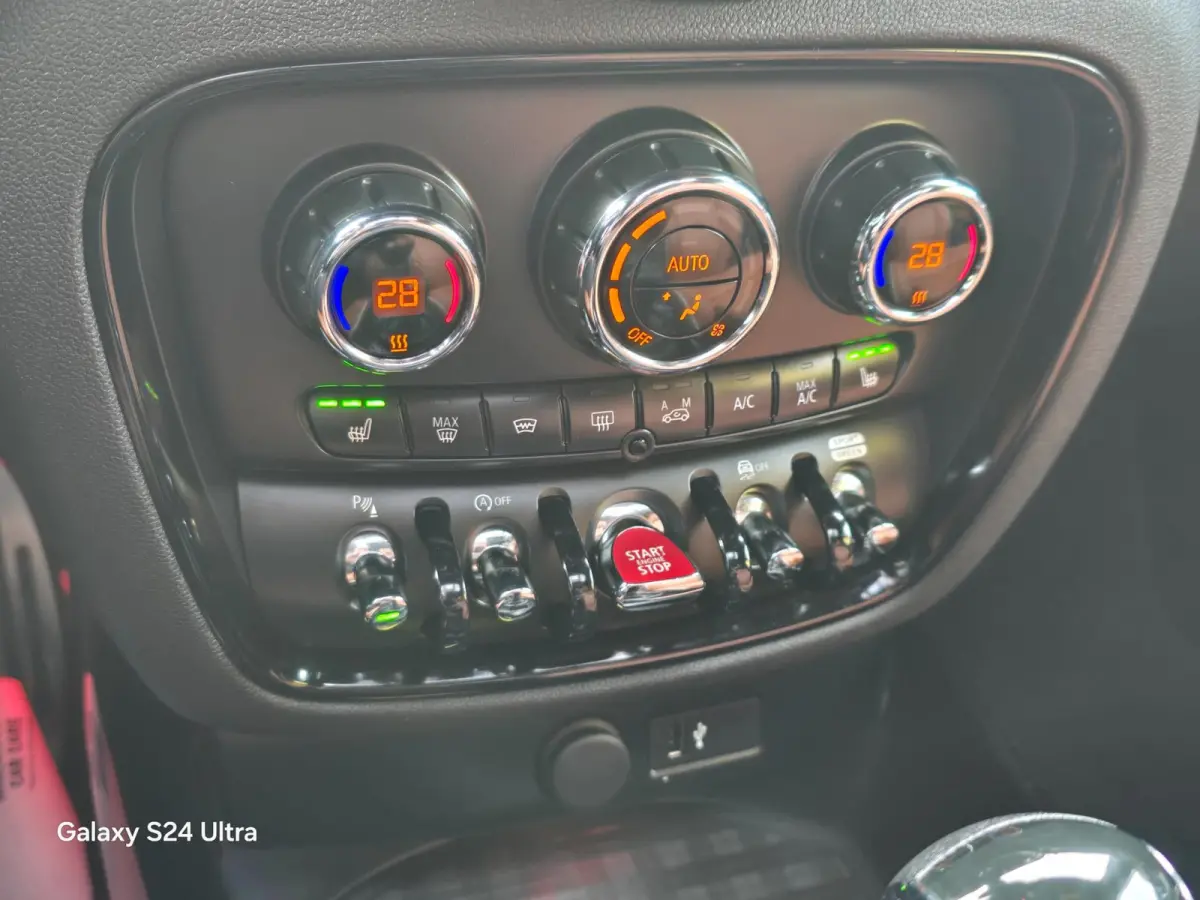 Mini 2.0 JCW ALL4 Thunder Pack / 306 PK / AUT / Cognac Leder / Head Up / Dig Cockpit / HK / Open Pano / Led / 19 Inch