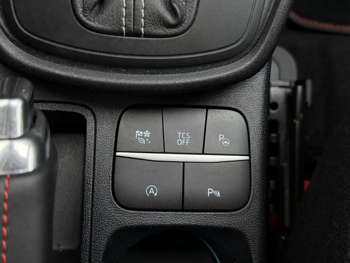 1.0 EcoBoost ST-Line X Automaat / Carplay / Navi / ACC / Parkeersensoren V/A / Camera Achter / Keyless