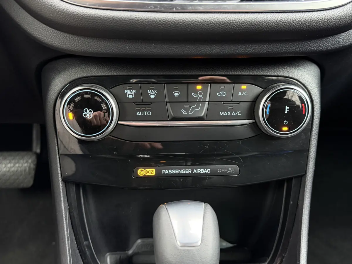 1.0 EcoBoost ST-Line X Automaat / Carplay / Navi / ACC / Parkeersensoren V/A / Camera Achter / Keyless