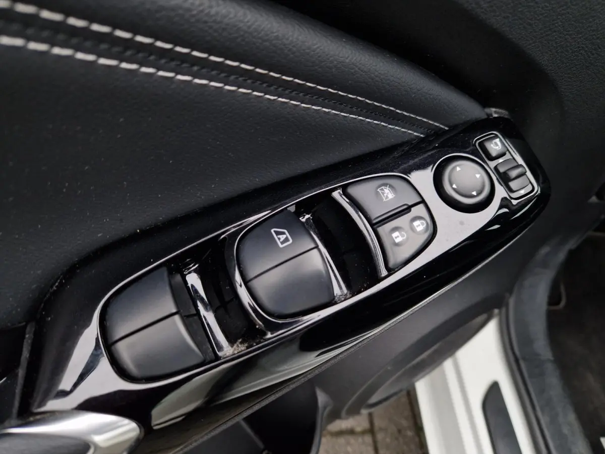 1.6 Hybrid Premiere Edition