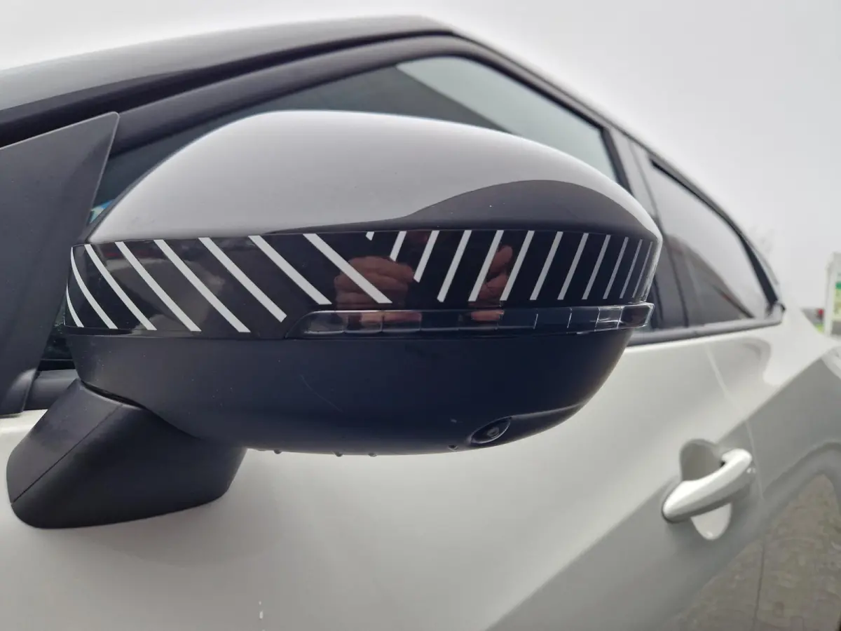 1.6 Hybrid Premiere Edition