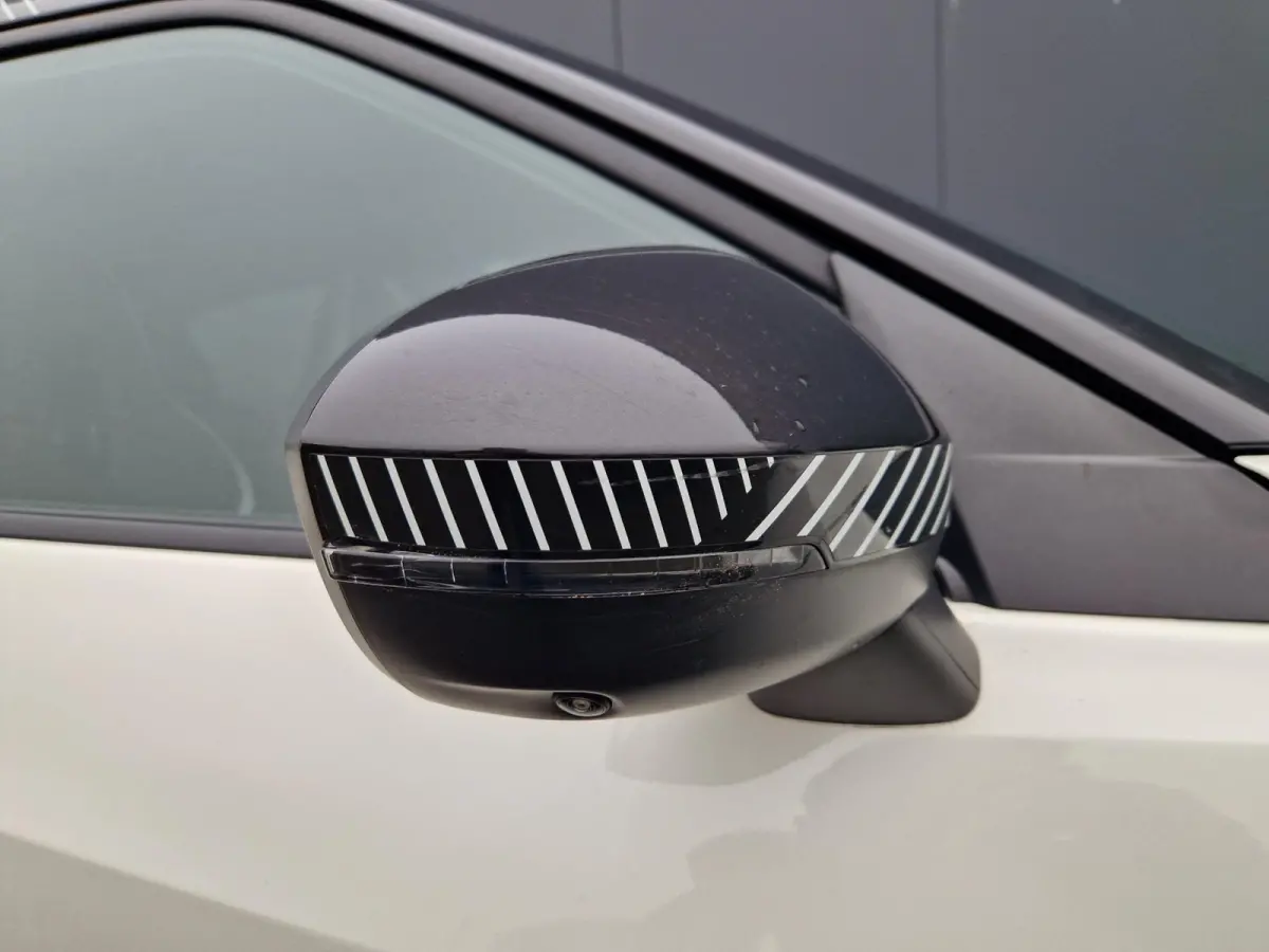 1.6 Hybrid Premiere Edition