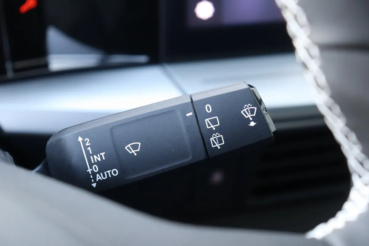 1.2 TURBO 100PK HYBRID EDITION / NAVI / AIRCO / LED / PDC / CAMERA / BLUETOOTH / CRUISECONTROL / 1E EIGENAAR / NIEUWSTAAT !!