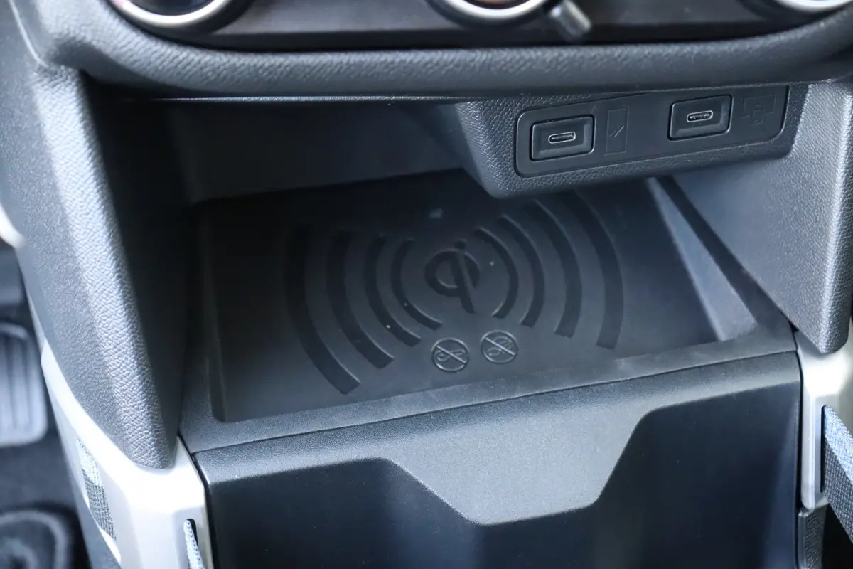 1.2 TURBO 100PK HYBRID EDITION / NAVI / AIRCO / LED / PDC / CAMERA / BLUETOOTH / CRUISECONTROL / 1E EIGENAAR / NIEUWSTAAT !!