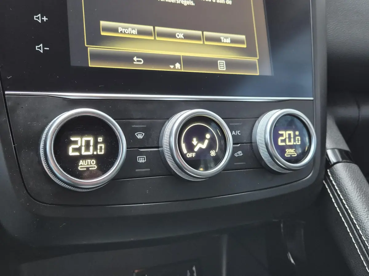 1.3 TCe 140PK Limited | Navigatie | Parkeersensoren | Cruise Control | Climate Control | LM Velgen