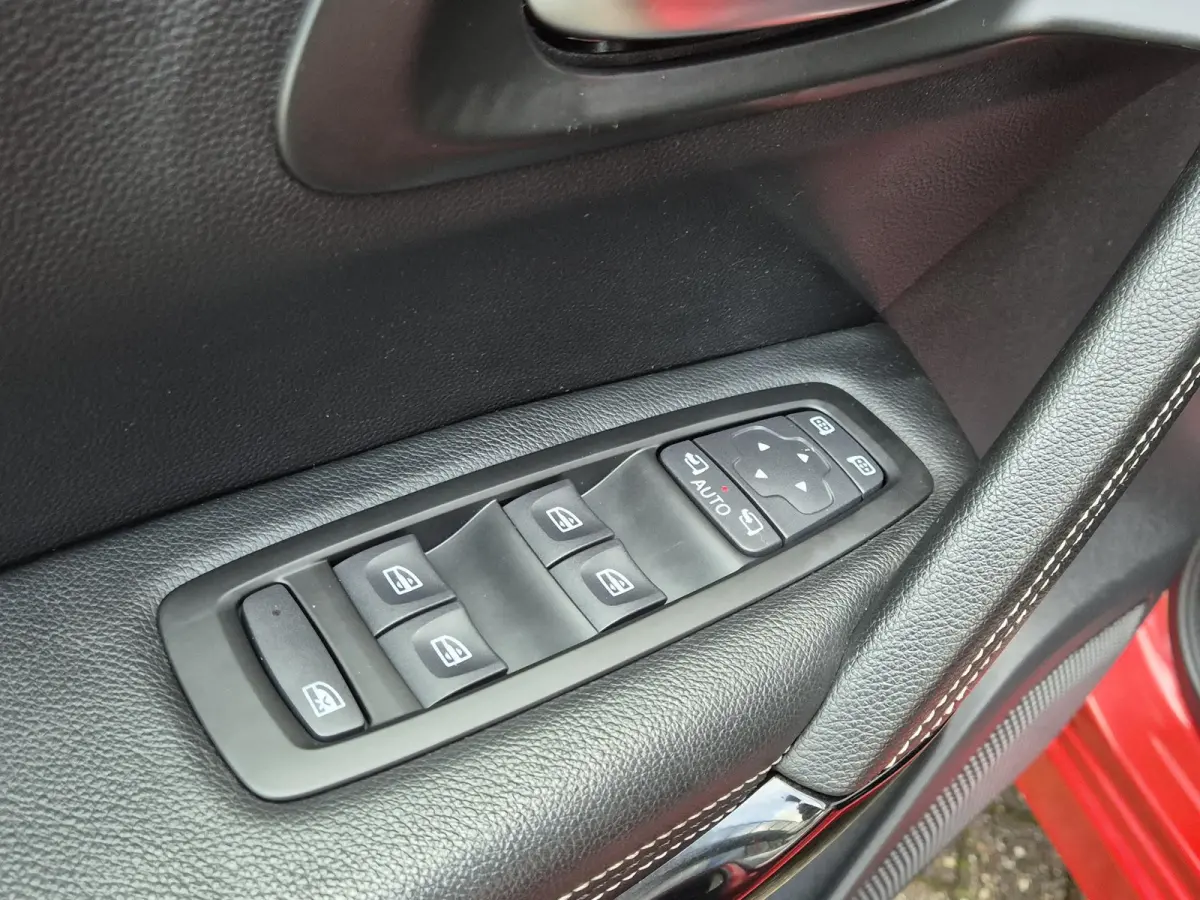 1.3 TCe 140PK Limited | Navigatie | Parkeersensoren | Cruise Control | Climate Control | LM Velgen
