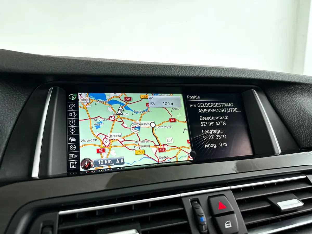 528i Luxury Edition | Panoramadak | Parkeercamera | Stoelverwarming | Trekhaak