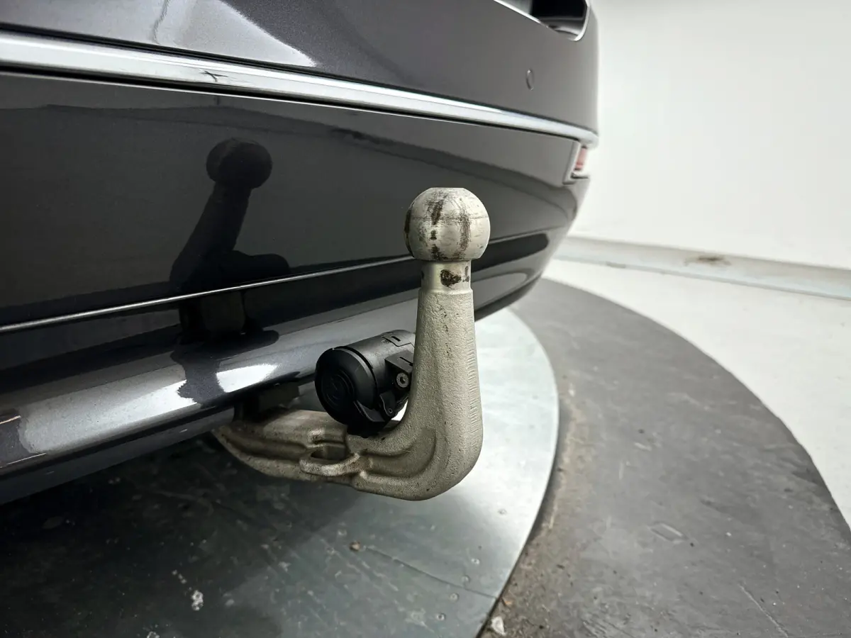 528i Luxury Edition | Panoramadak | Parkeercamera | Stoelverwarming | Trekhaak