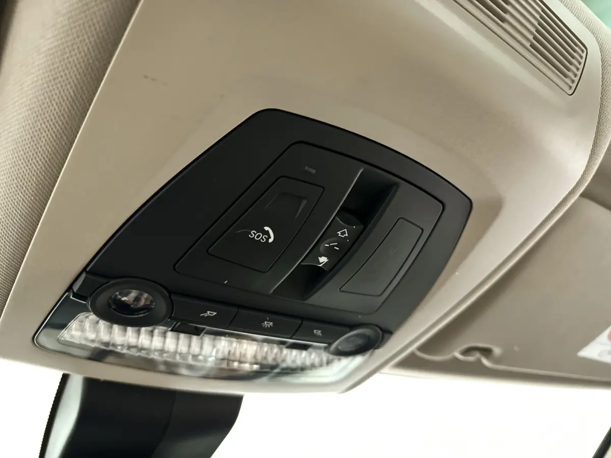 528i Luxury Edition | Panoramadak | Parkeercamera | Stoelverwarming | Trekhaak