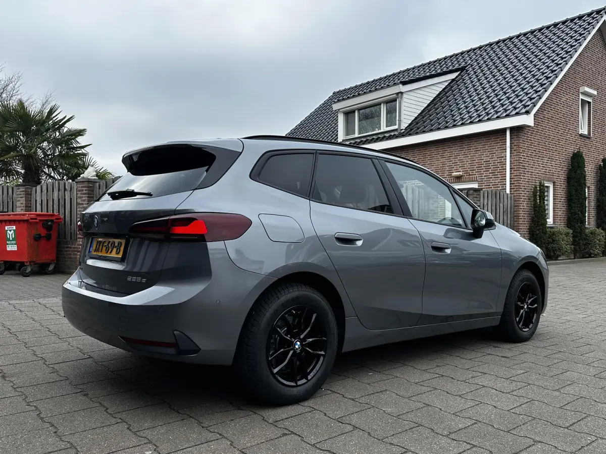 225e xDrive