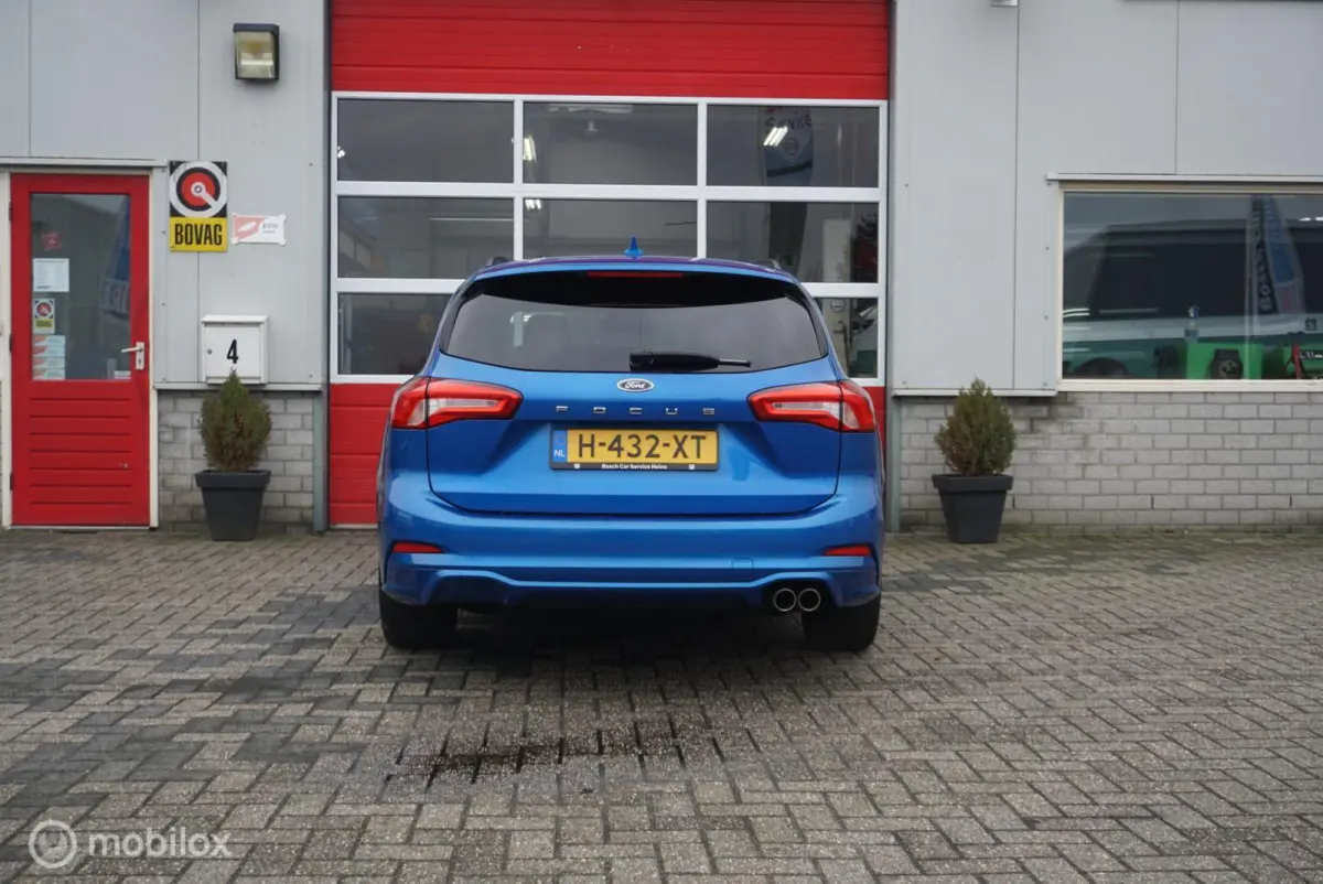 1.0 EcoBoost ST Line Business