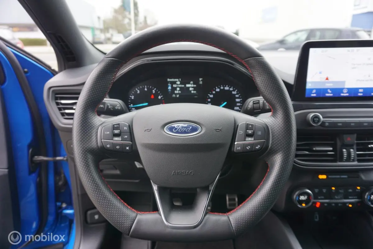1.0 EcoBoost ST Line Business