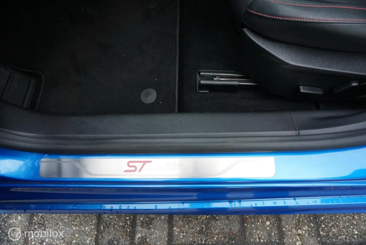 1.0 EcoBoost ST Line Business