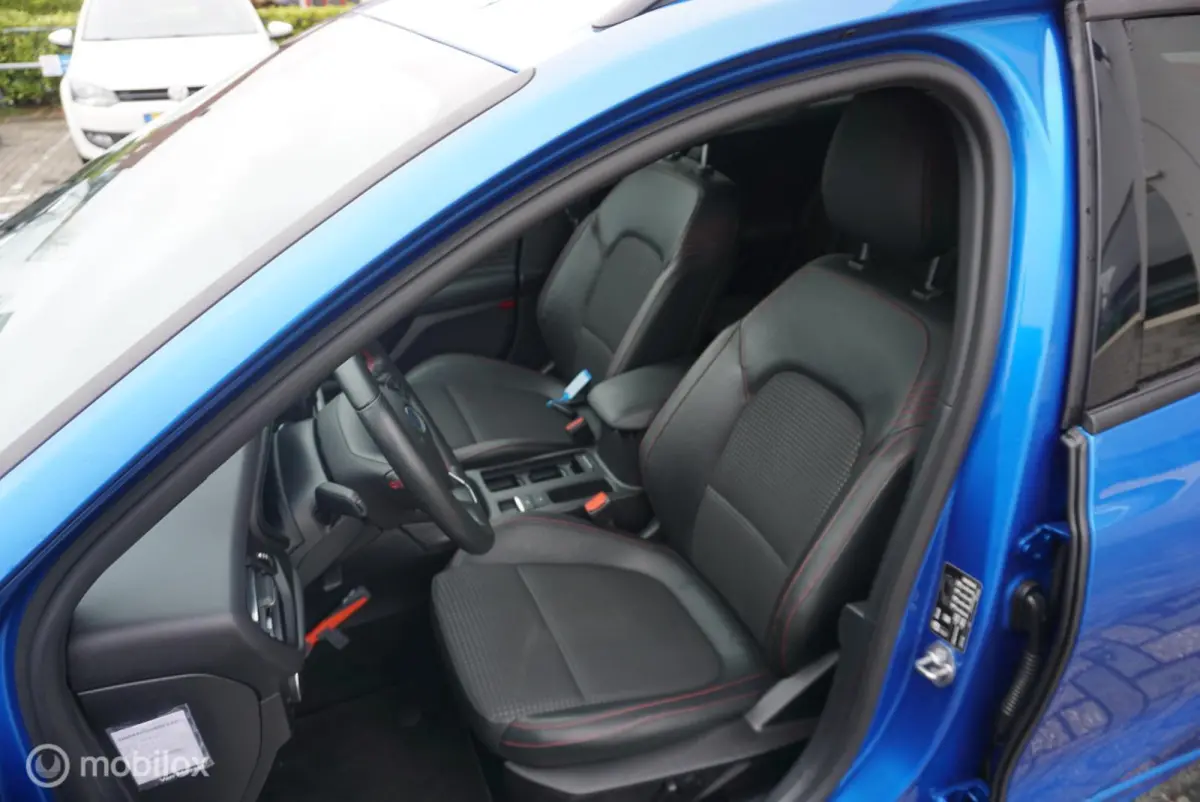 1.0 EcoBoost ST Line Business