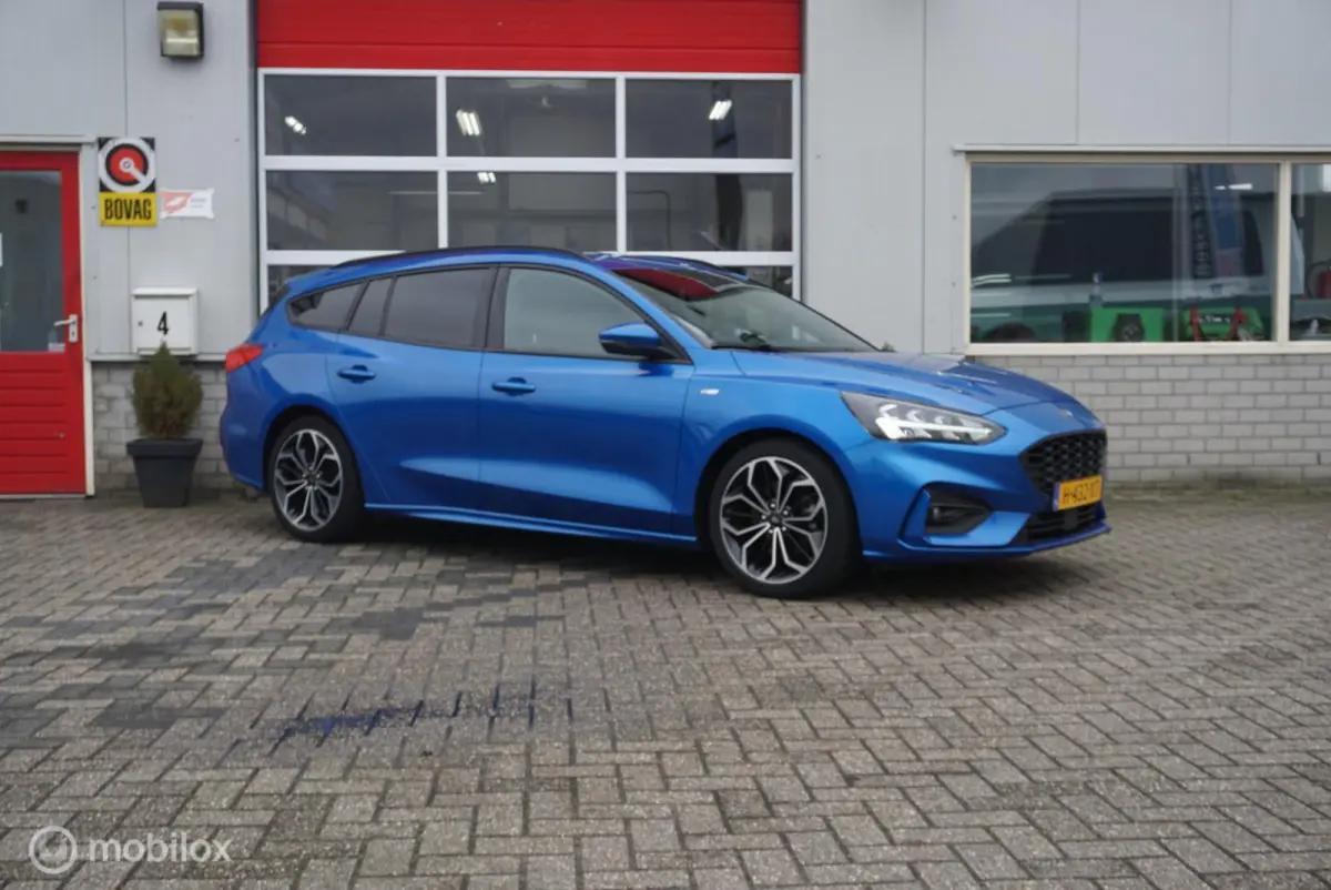 1.0 EcoBoost ST Line Business