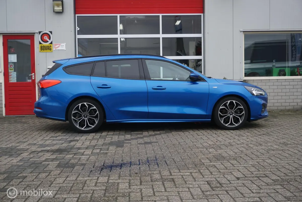 1.0 EcoBoost ST Line Business