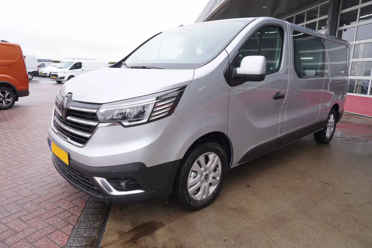 2.0 Blue dCi 130PK T29 L2H1 Advance Dubbelcabine Nr. V144 | Airco | Cruise | Camera |Trekhaak | Apple CP| Betimmering | 17"LM Velgen